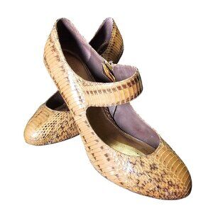 Saks Fifth Avenue Tan Snakeskin Leather Mary Jane shoes Gold Buckle size 9.5